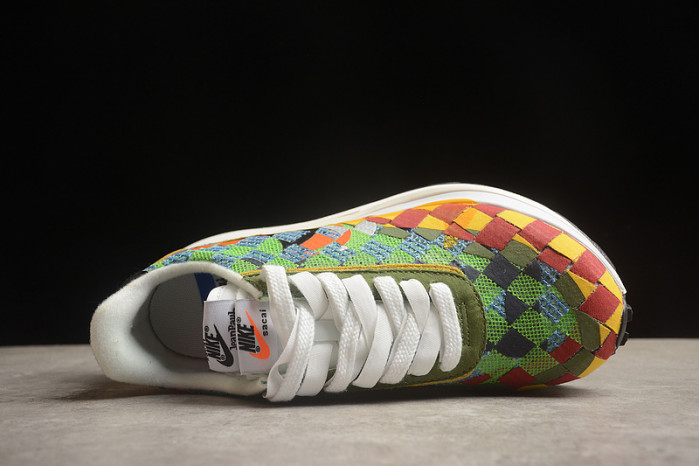 SACAI X NIKE LDVAPORWAFFLE MIX LOW “GREEN GUSTO” DR5209-300