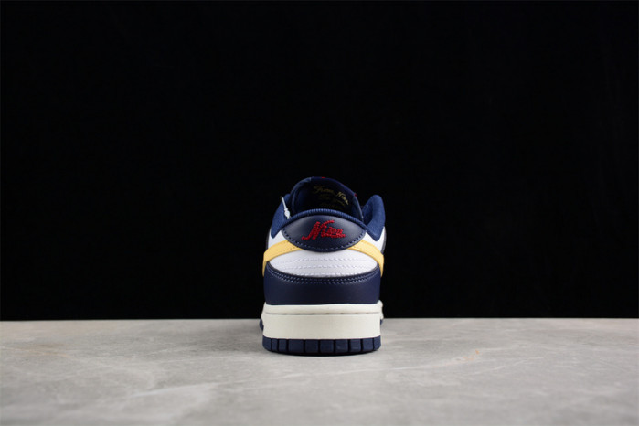 NIKE DUNK LOW