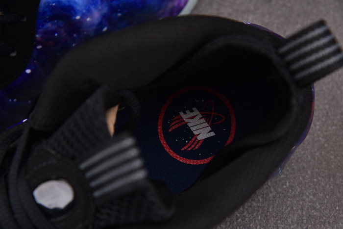 NIKE Air Foamposite One 