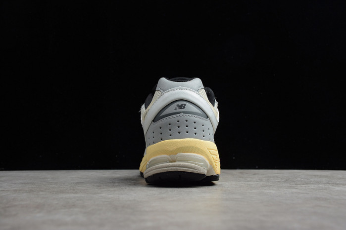 NEW BALANCE SNEAKER 003