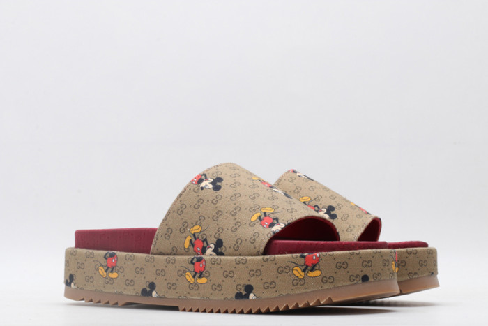 Gucc* Sandal70