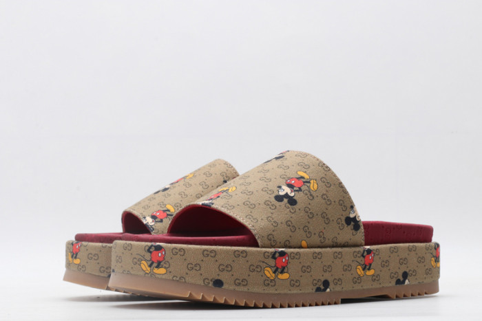 Gucc* Sandal70