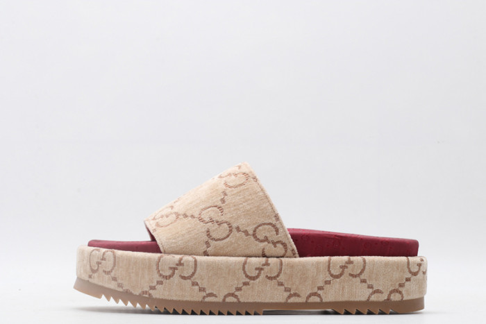 Gucc* Sandal85