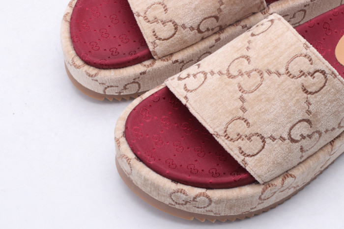 Gucc* Sandal85