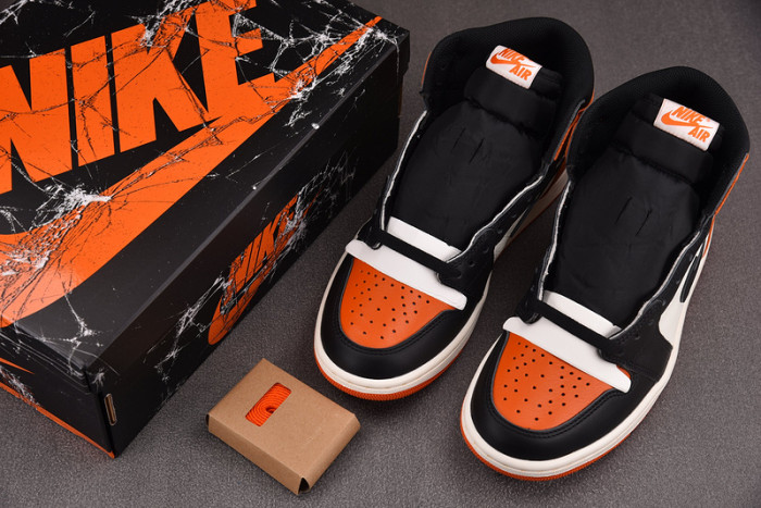 AIR JORDAN 1 Retro High OG 
