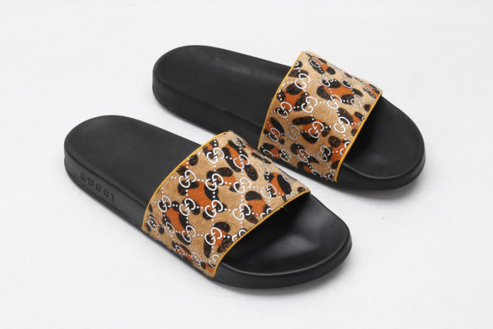 Gucc* Sandal40