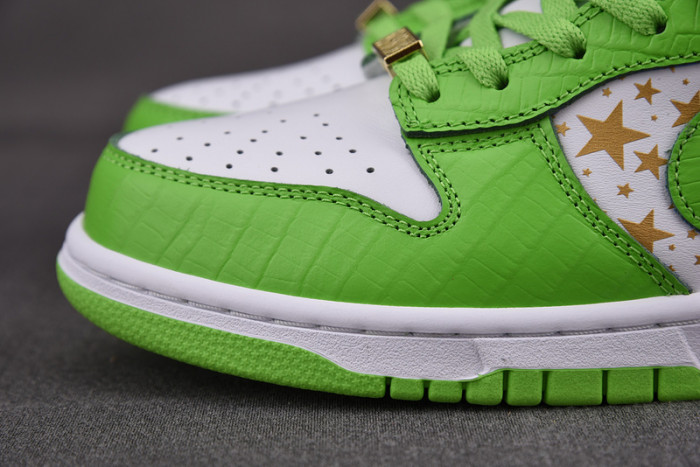 S*p*e x nike sb dunk low dh3228-101