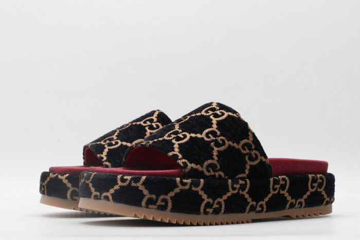 Gucc* Sandal82