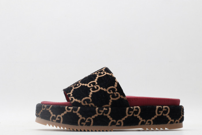 Gucc* Sandal82