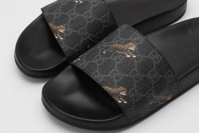 Gucc* Sandal52