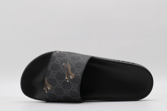 Gucc* Sandal52