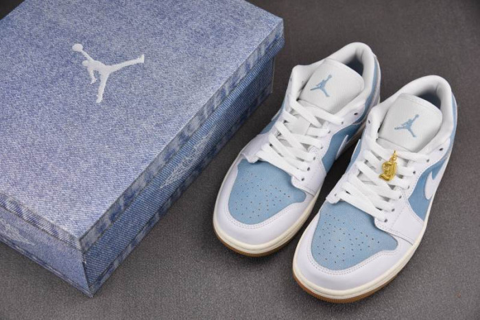 Air Jordan 1 Low SE 