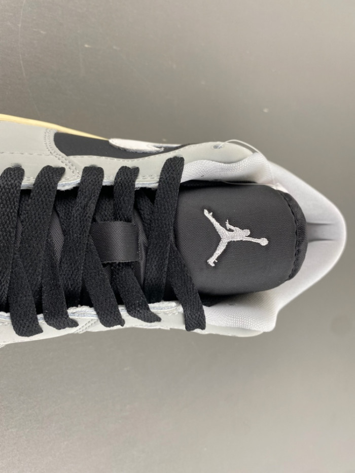 Air Jordan 1 Low 