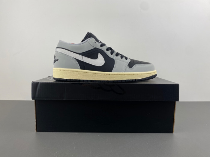 Air Jordan 1 Low 