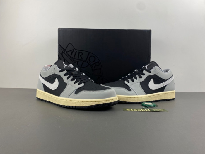 Air Jordan 1 Low 