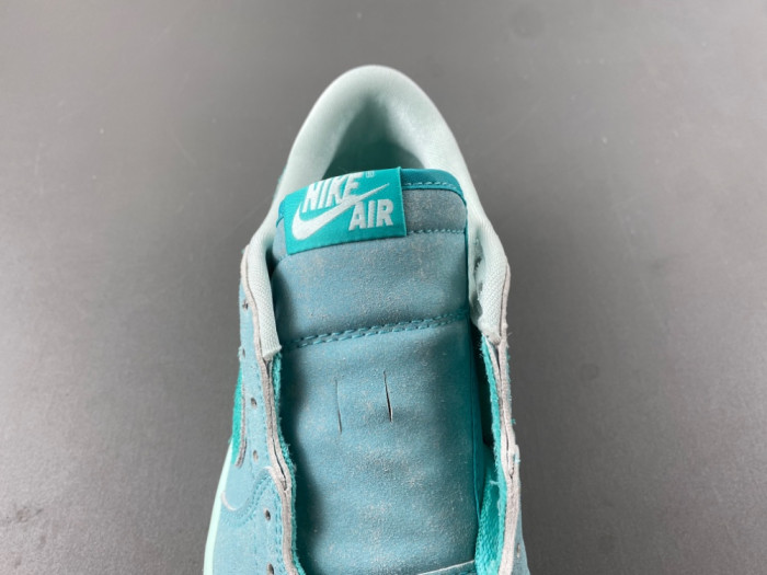 Air Jordan 1 Retro Low OG 