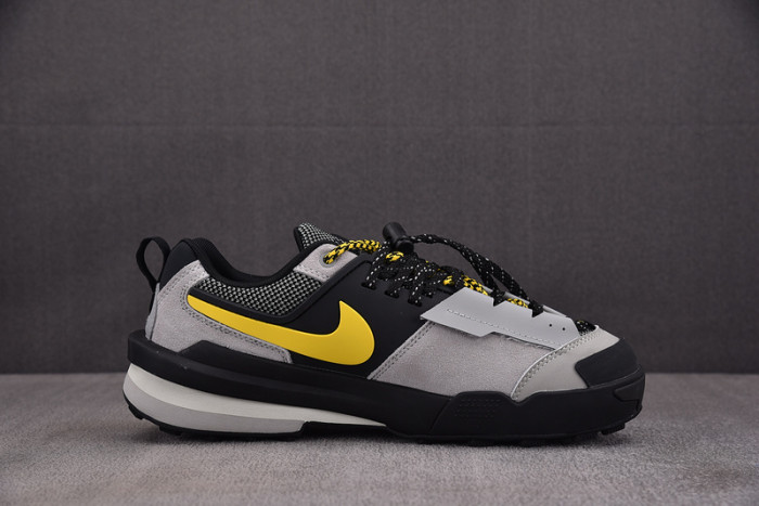 sacai x NIKE Zegamadome 