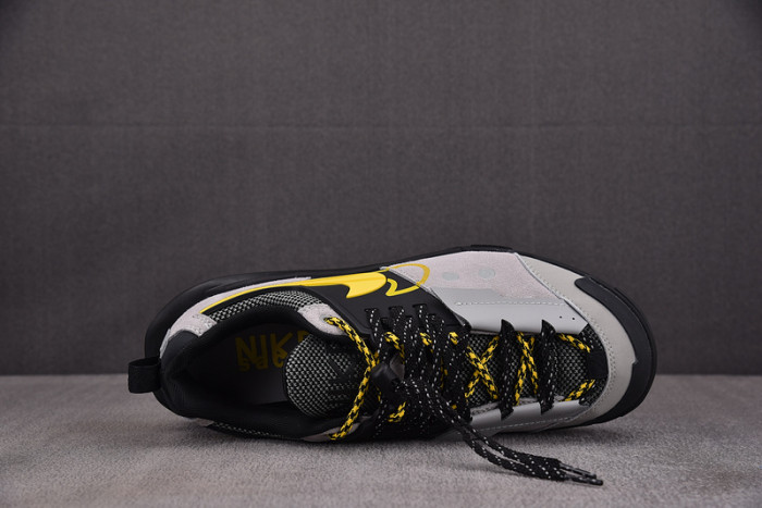 sacai x NIKE Zegamadome 