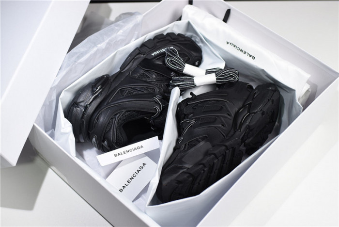 TRACK SNEAKER TS007