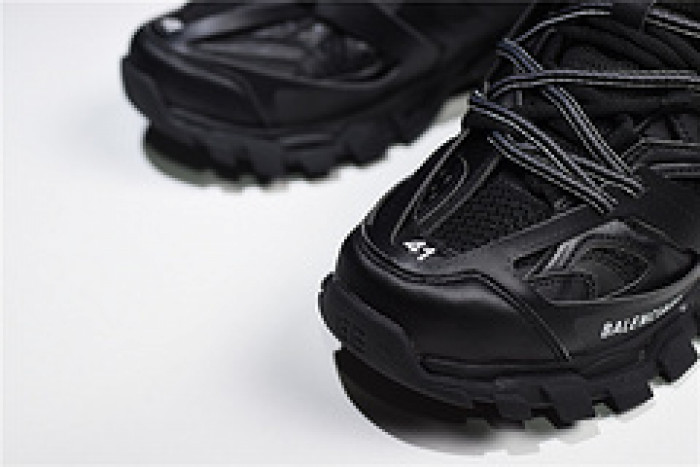 TRACK SNEAKER TS007