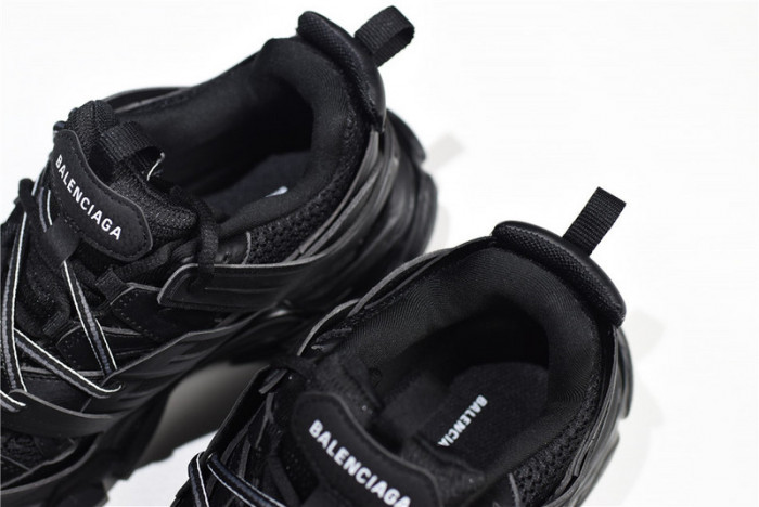 TRACK SNEAKER TS007