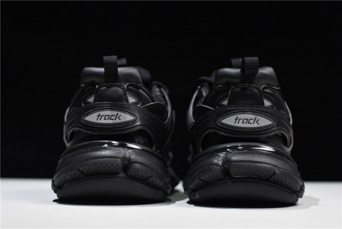 TRACK SNEAKER TS007