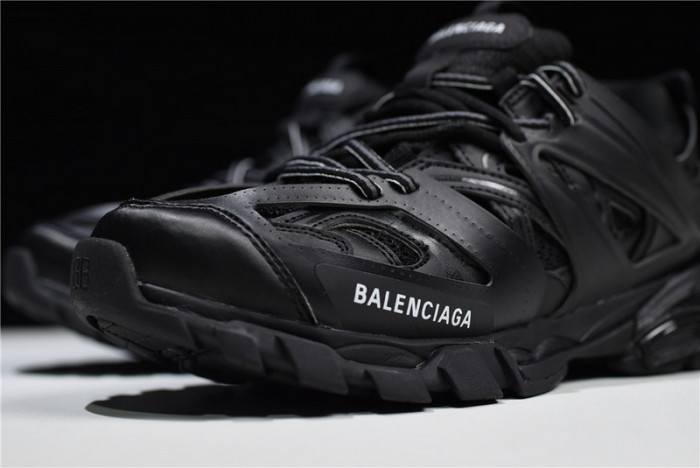 TRACK SNEAKER TS007