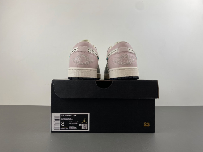 Air Jordan 1 Low 