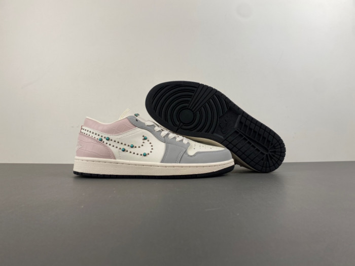 Air Jordan 1 Low 