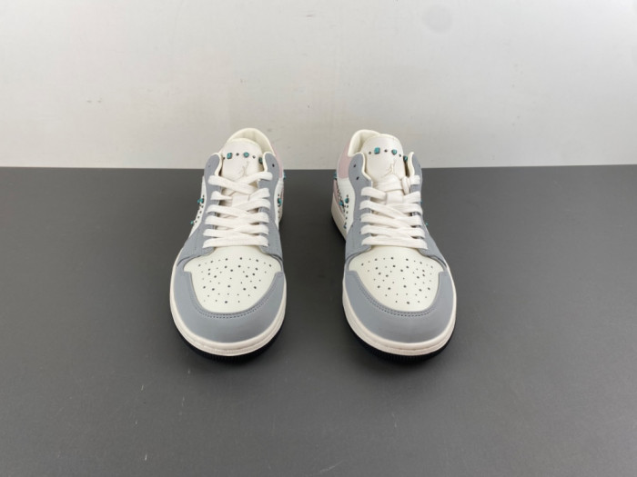 Air Jordan 1 Low 