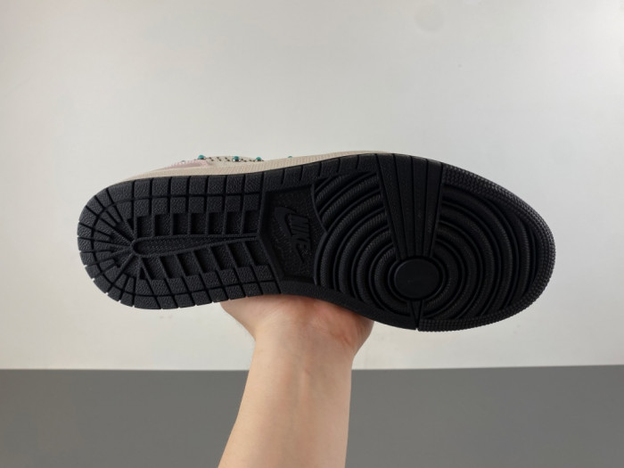 Air Jordan 1 Low 