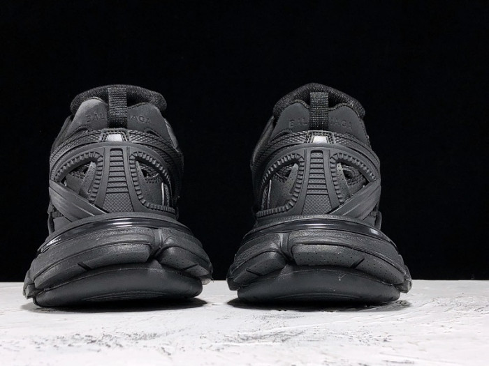 TRACK SNEAKER TS021