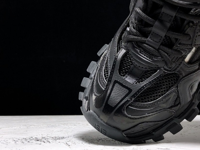 TRACK SNEAKER TS021