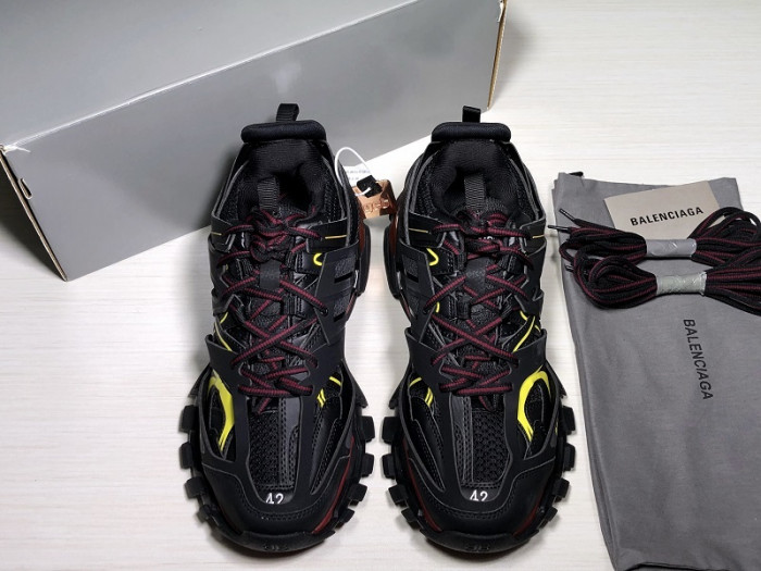TRACK SNEAKER TS010