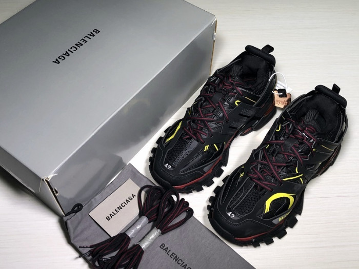 TRACK SNEAKER TS010