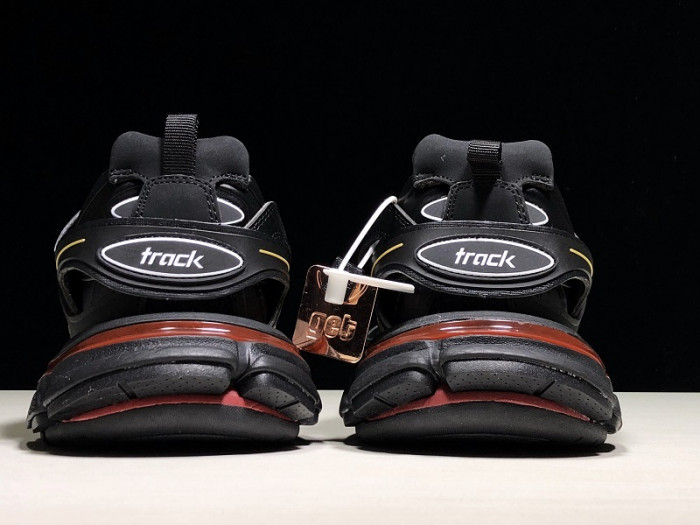 TRACK SNEAKER TS010