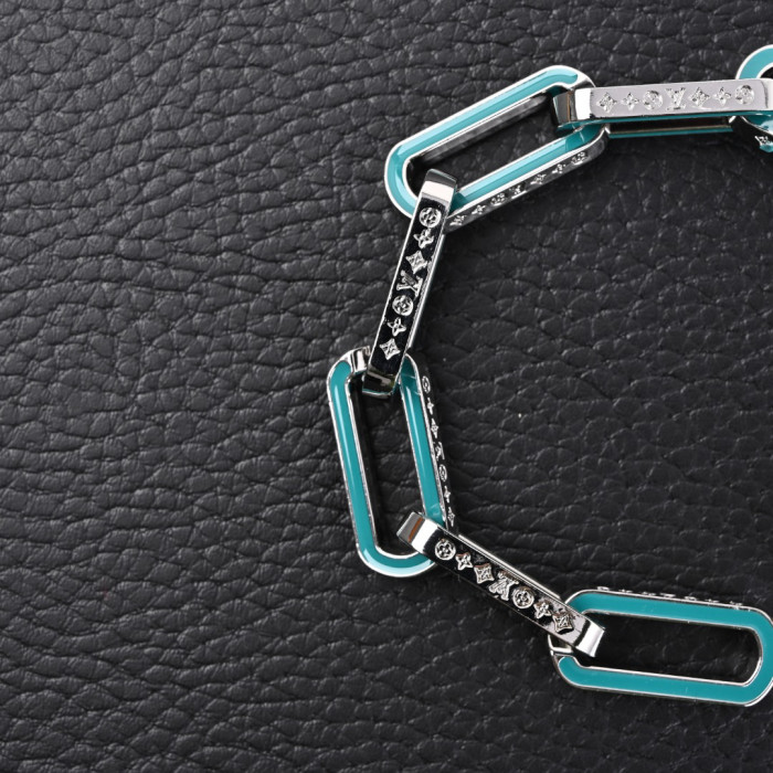 l0vis Vvtt0n lvbl0004