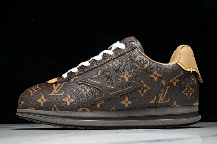 LV TRAINER SNEAKER