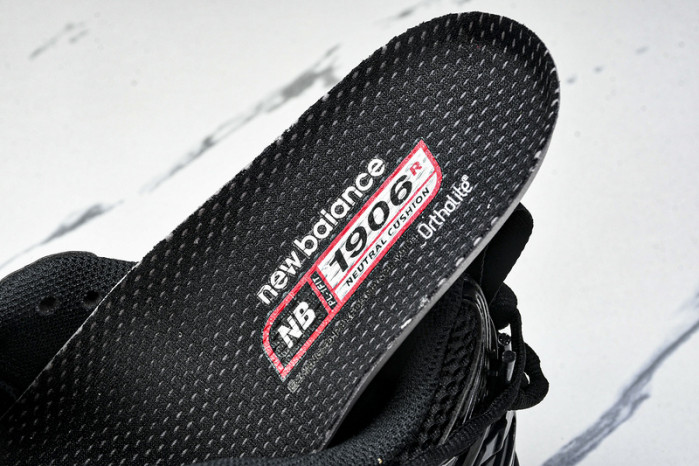 New Balance 1906R 