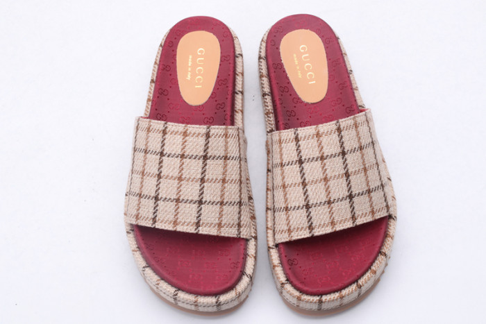 Gucc* Sandal80