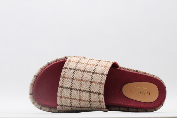 Gucc* Sandal80