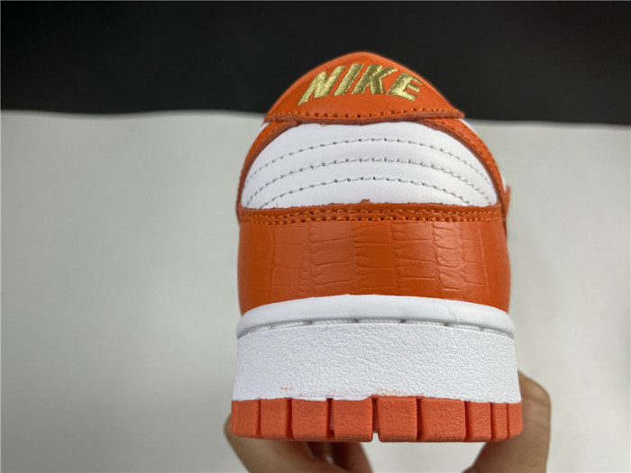 nike sb dunk low S*p*e x nike orange dh3228-181