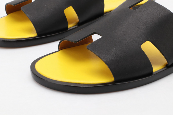 Herme* Sandal3