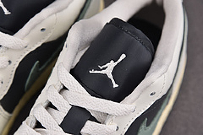 Jordan 1 Low Jade Smoke (Women