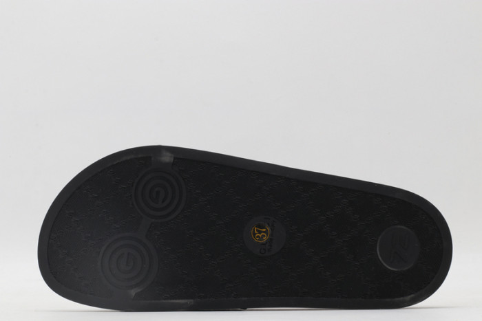 Gucc* Sandal41
