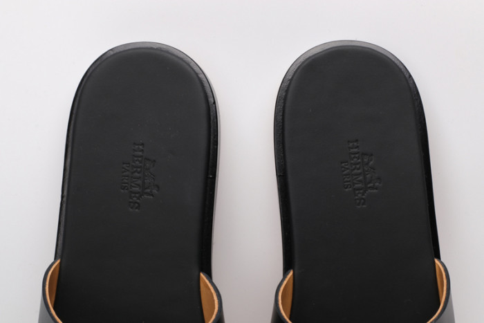 Herme* Sandal1