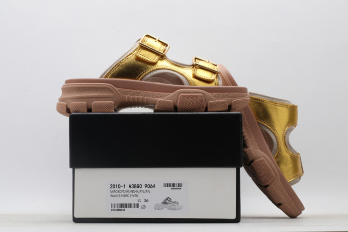 Gucc* Sandal38